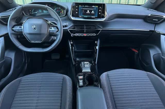 Peugeot e-2008 (2023) thumbnail 8