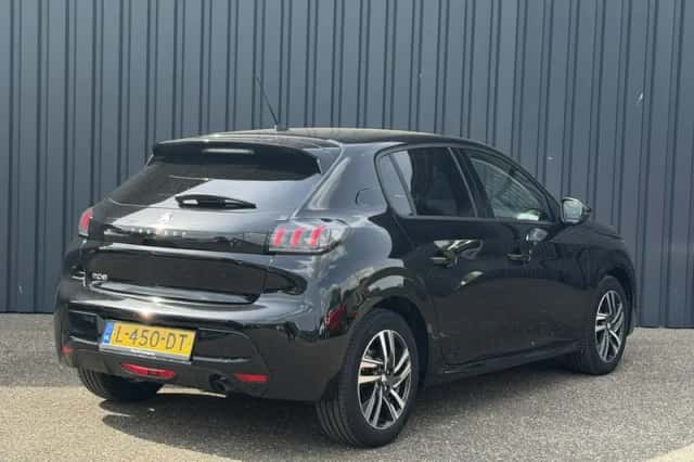 Peugeot 208 (2021) thumbnail 3