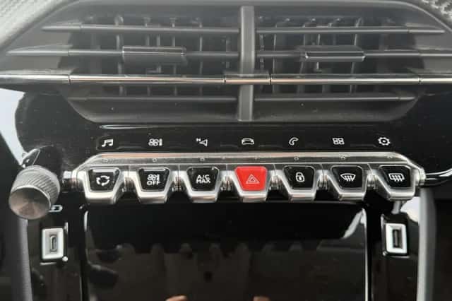 Peugeot 208 (2021) thumbnail 22