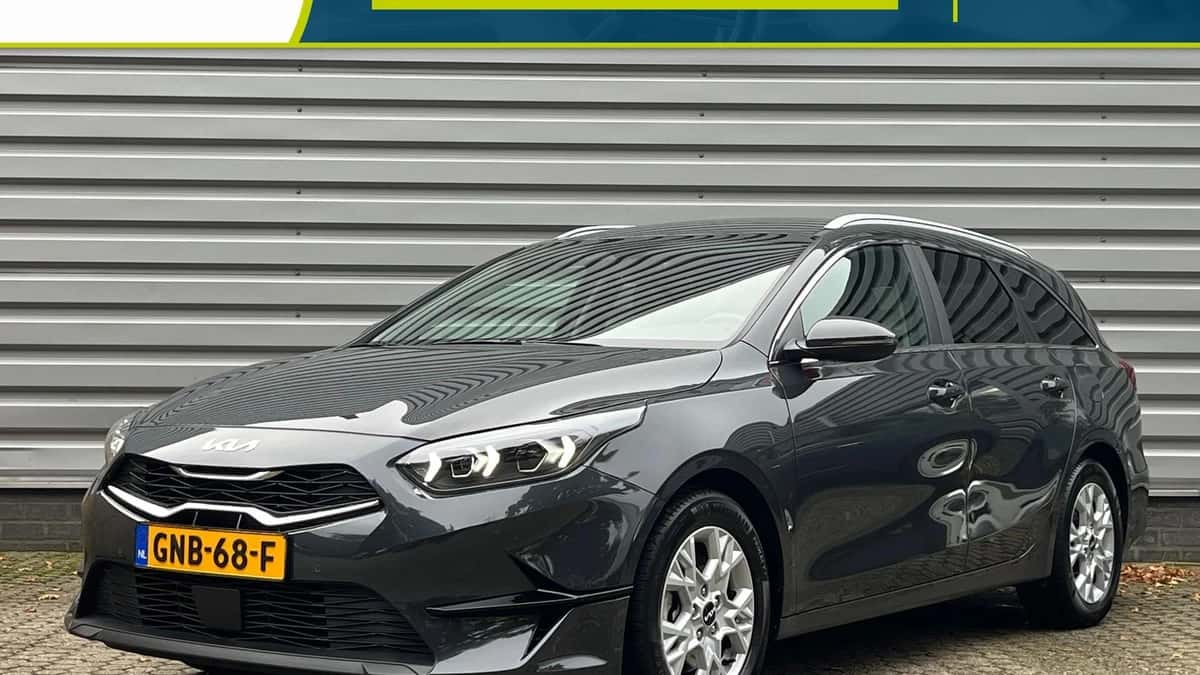 Kia Ceed Sportswagon (2024) — foto 1