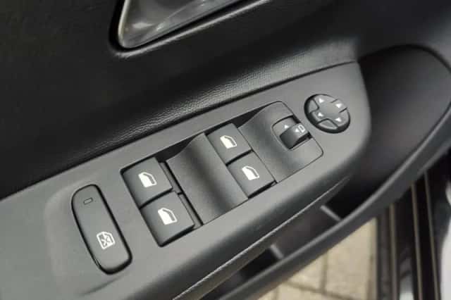 Opel Corsa (2024) thumbnail 23