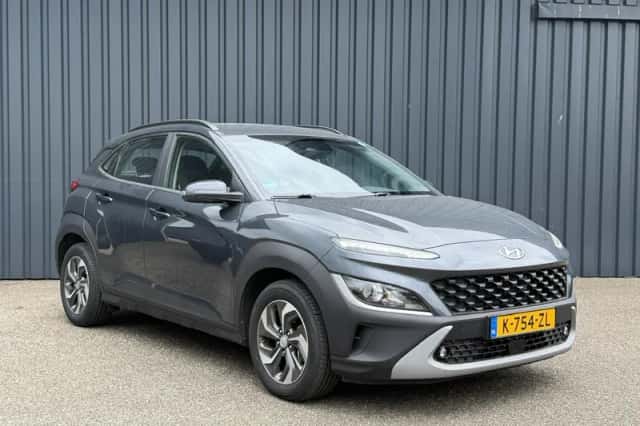 Hyundai Kona (2021) thumbnail 2