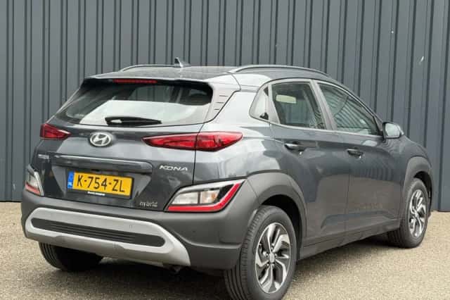 Hyundai Kona (2021) thumbnail 3