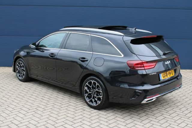 Kia Ceed Sportswagon (2024) thumbnail 5