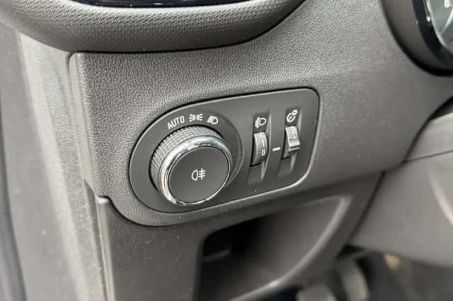 Opel Crossland (2021) thumbnail 14
