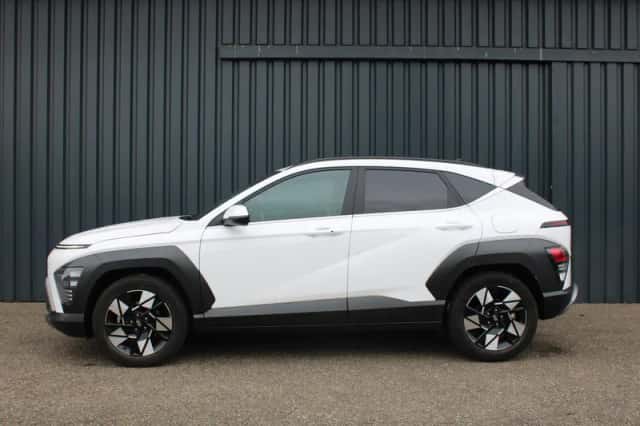 Hyundai Kona (2023) thumbnail 2