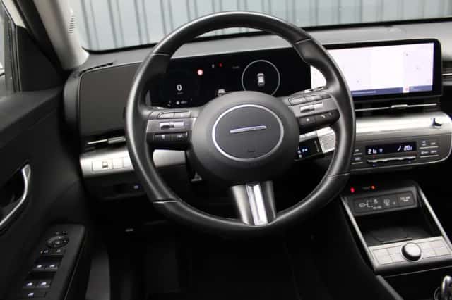Hyundai Kona (2023) thumbnail 8