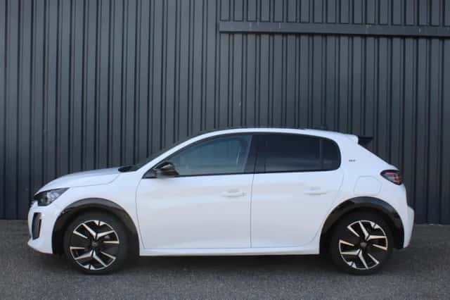 Peugeot 208 (2024) thumbnail 2