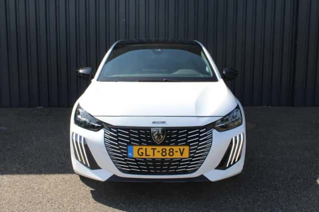 Peugeot 208 (2024) thumbnail 3
