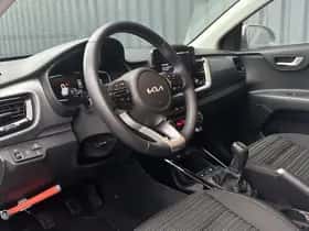 Kia Stonic (2025) thumbnail 18