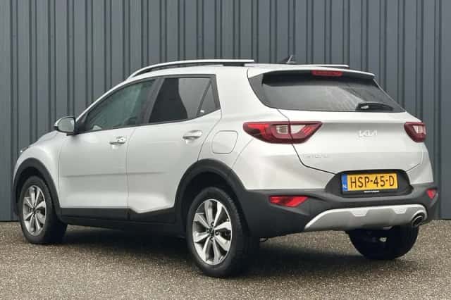 Kia Stonic (2025) thumbnail 3