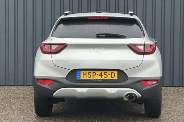 Kia Stonic (2025) thumbnail 4