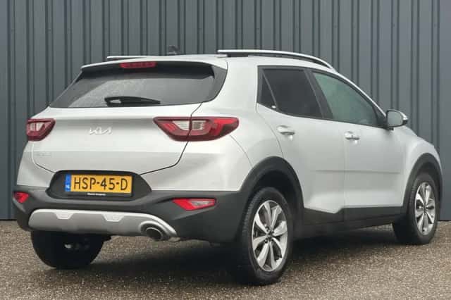 Kia Stonic (2025) thumbnail 5