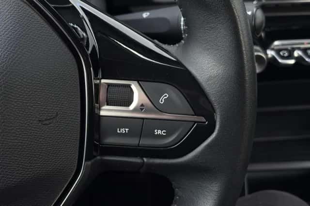 Peugeot 208 (2021) thumbnail 17