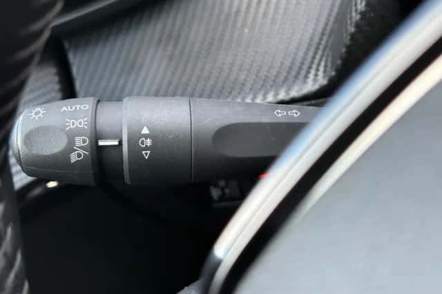 Peugeot 208 (2021) thumbnail 18