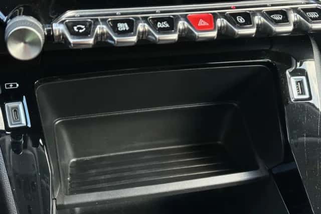 Peugeot 208 (2021) thumbnail 28
