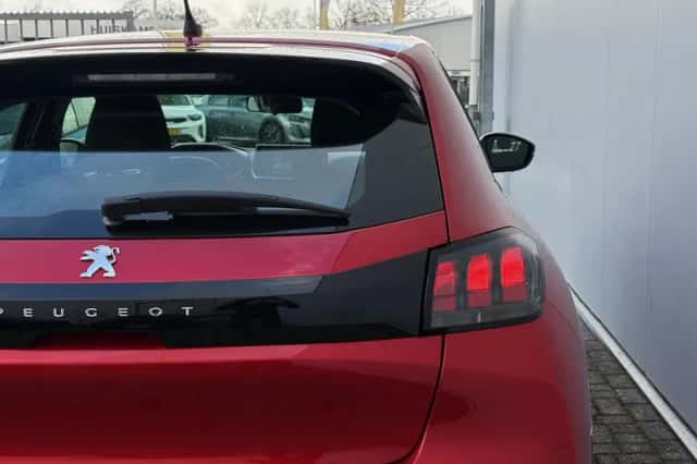 Peugeot 208 (2021) thumbnail 33