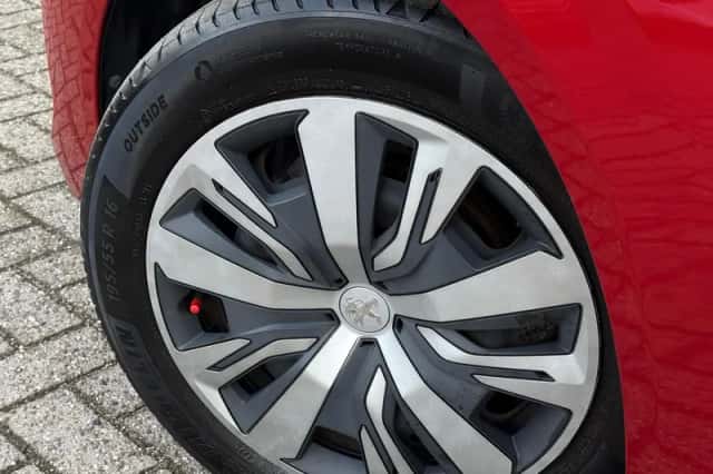 Peugeot 208 (2021) thumbnail 34