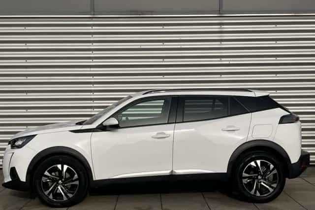 Peugeot 2008 (2021) thumbnail 4