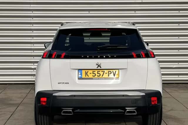 Peugeot 2008 (2021) thumbnail 6
