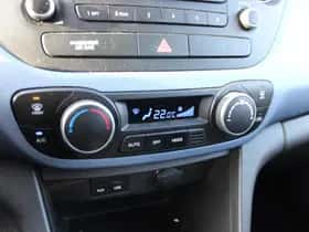Hyundai i10 (2015) thumbnail 12