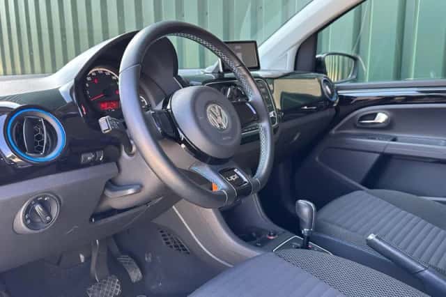Volkswagen Up! (2014) thumbnail 15