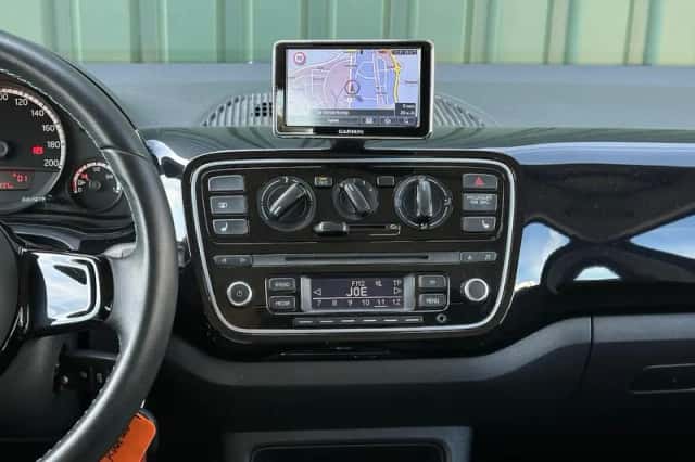 Volkswagen Up! (2014) thumbnail 20