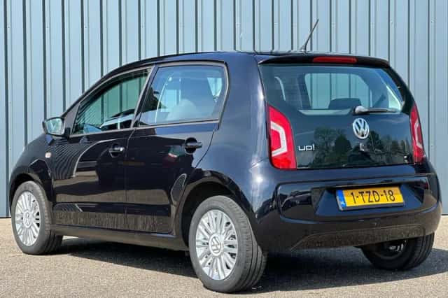Volkswagen Up! (2014) thumbnail 3