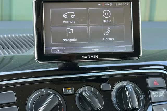 Volkswagen Up! (2014) thumbnail 22