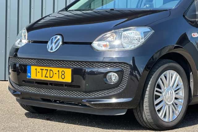 Volkswagen Up! (2014) thumbnail 8