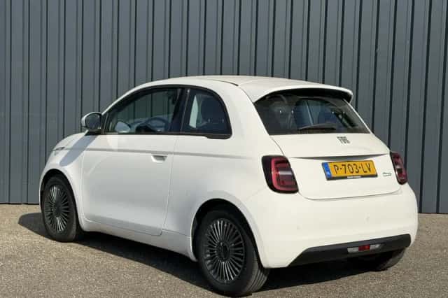 Fiat 500 (2022) thumbnail 4
