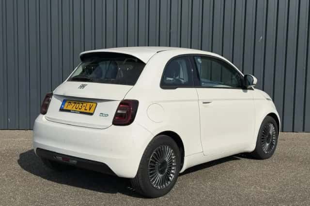 Fiat 500 (2022) thumbnail 5