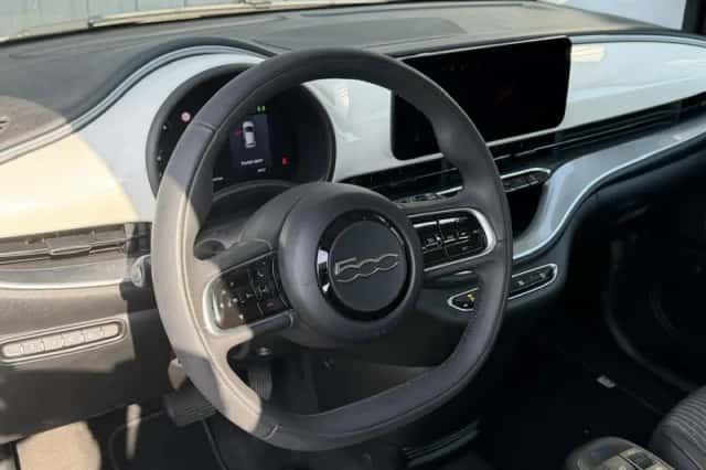 Fiat 500 (2022) thumbnail 10