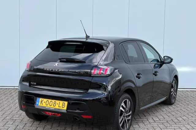 Peugeot 208 (2021) thumbnail 5