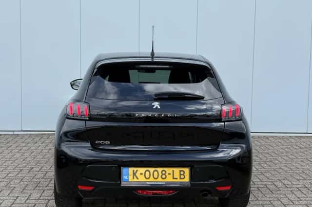 Peugeot 208 (2021) thumbnail 6