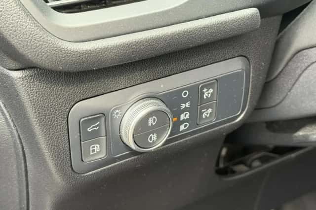 Ford Kuga (2023) thumbnail 11