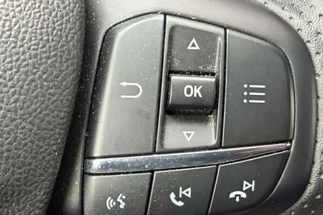 Ford Kuga (2023) thumbnail 12