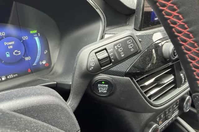Ford Kuga (2023) thumbnail 16
