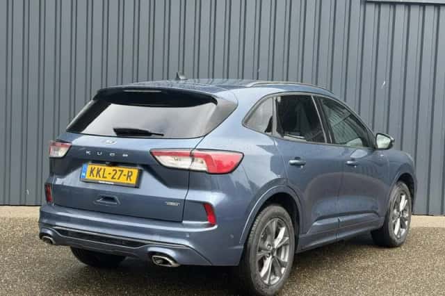 Ford Kuga (2023) thumbnail 3