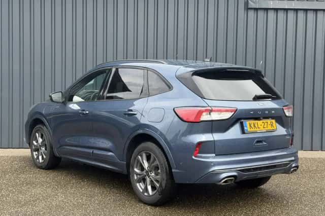 Ford Kuga (2023) thumbnail 4