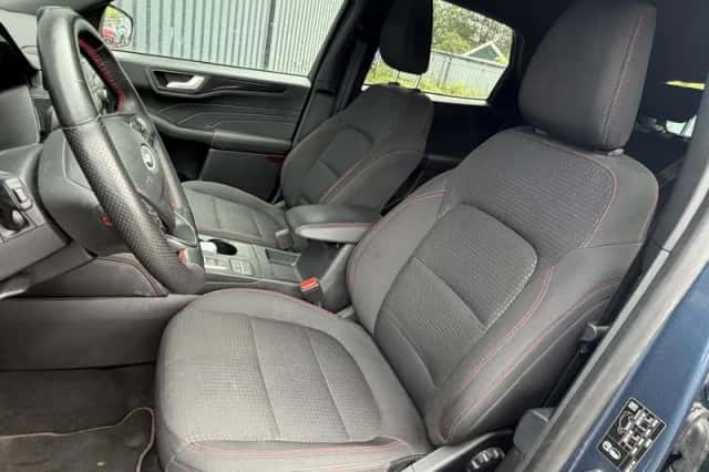 Ford Kuga (2023) thumbnail 7