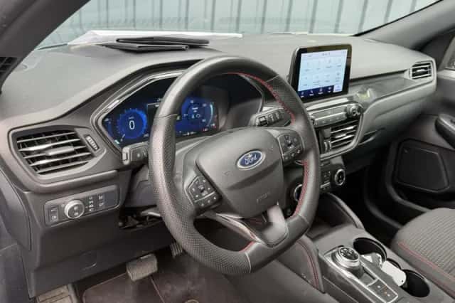 Ford Kuga (2023) thumbnail 9