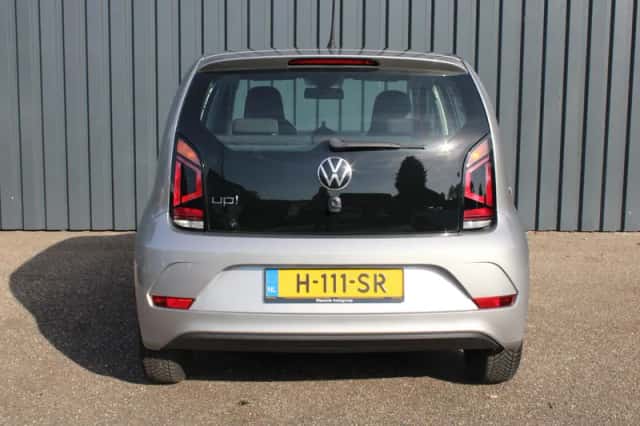 Volkswagen Up! (2020) thumbnail 4