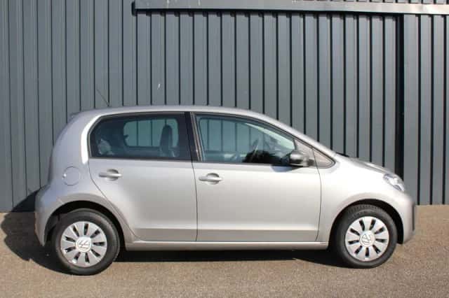 Volkswagen Up! (2020) thumbnail 6