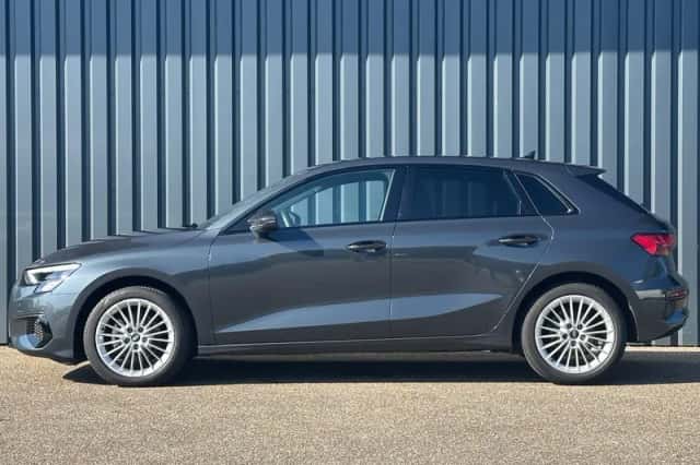 Audi A3 (2022) thumbnail 2