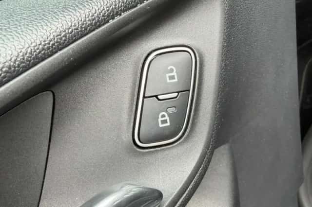 Ford Fiesta (2021) thumbnail 11