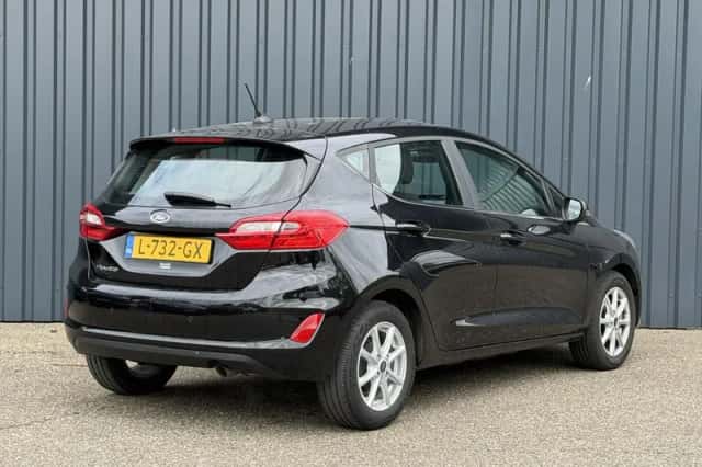Ford Fiesta (2021) thumbnail 3
