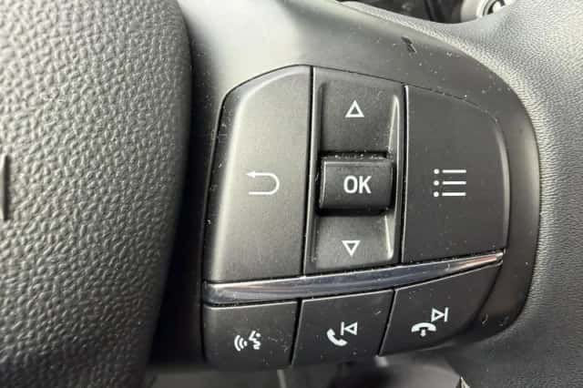 Ford Fiesta (2021) thumbnail 32