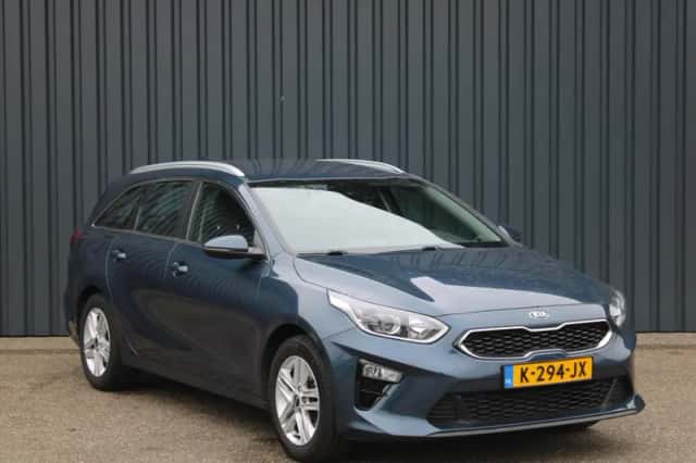 Kia Ceed Sportswagon (2021) thumbnail 2
