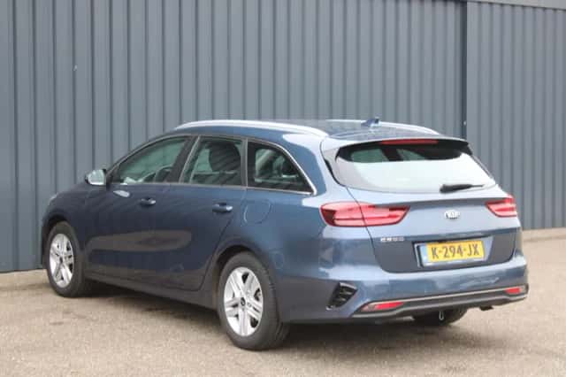 Kia Ceed Sportswagon (2021) thumbnail 5